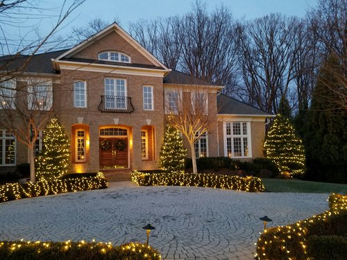 Great Falls - Holiday Lights Front Courtyard (Great Falls).jpg