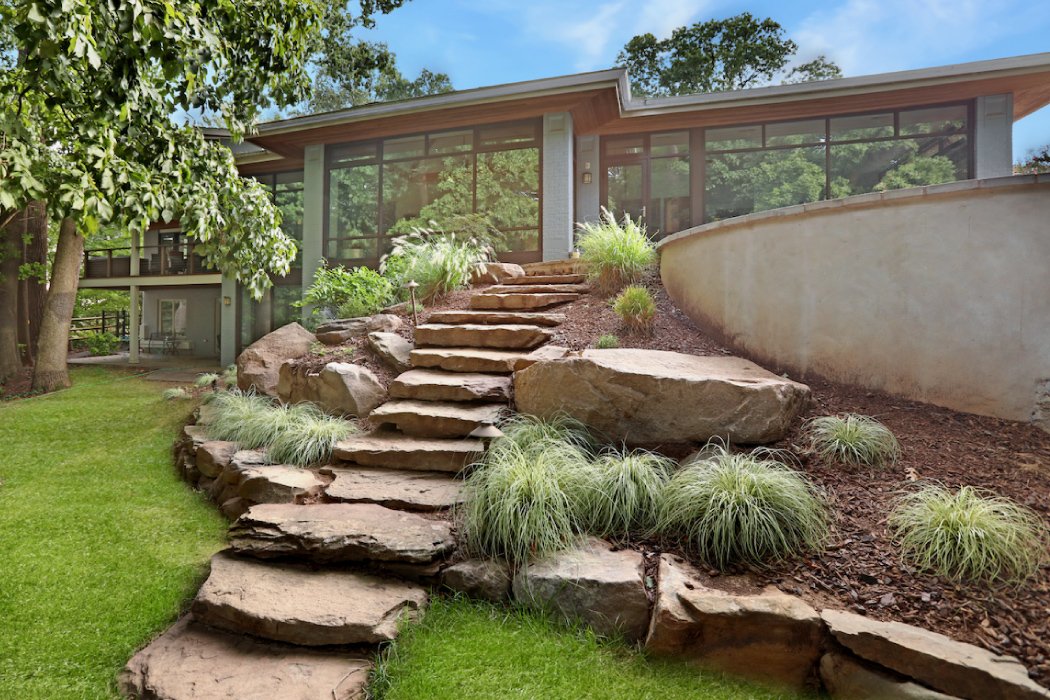 Subtle, Sustainable, Sophisticated: The Rossen Landscape Approach to Native Plantings