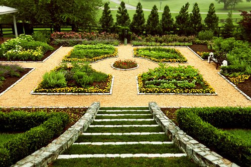 Brackett---Parterre-forweb.jpg