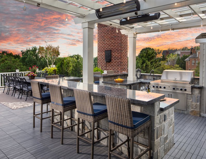 4600_Kenmore_Roof_Deck_2_F_R_2 small.jpg